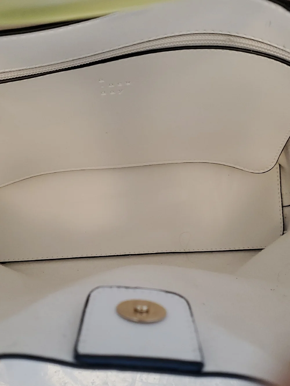 a new day Handbag Bag/Yellow Frosted Handles - Picture 4 of 6